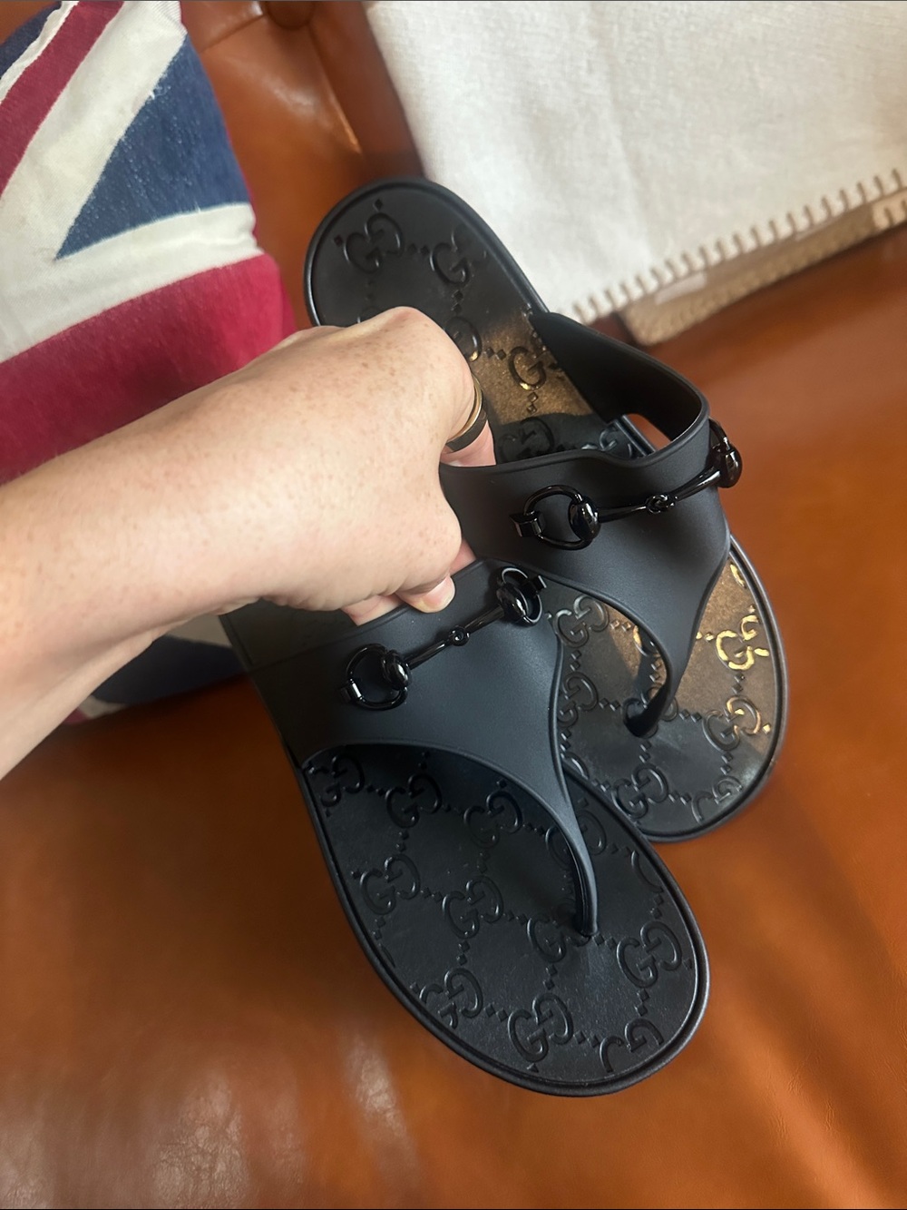 GG Black women rubber Logo-Embossed Thong Sandals